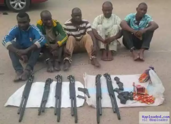 Photo: Police arrest soldier for supplying arms to robbers